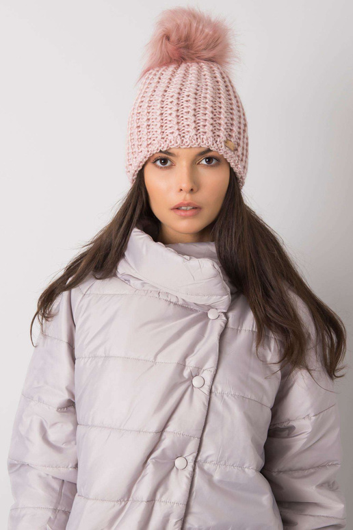 Dámská zimní čepice světle růžové barvy