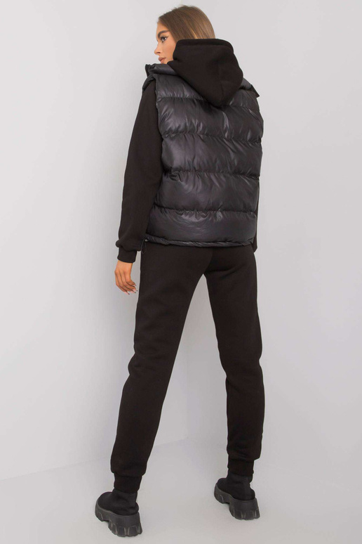 Černá souprava s vestou Aysel