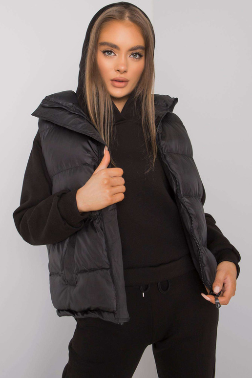 Černá souprava s vestou Aysel