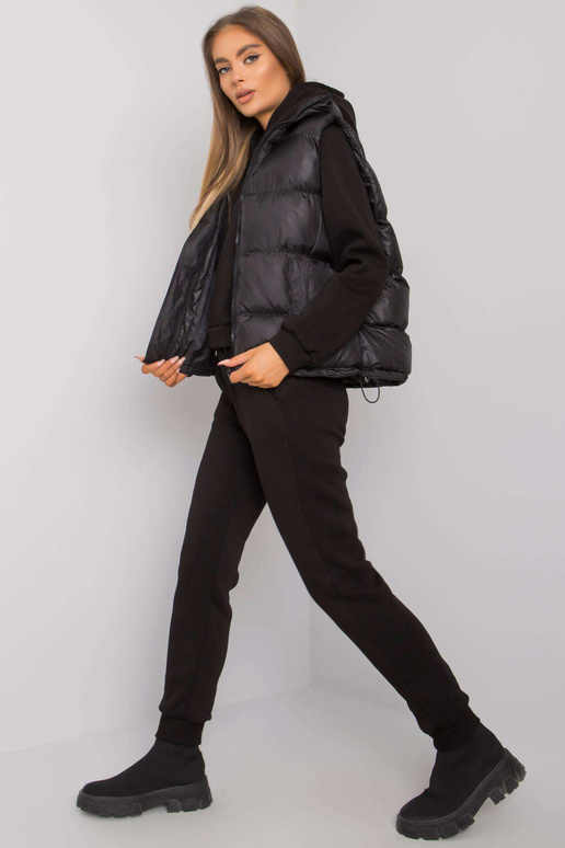 Černá souprava s vestou Aysel