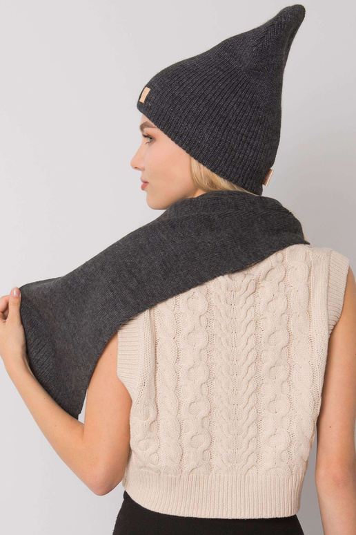 Tmavě šedá pletená souprava na zimu...