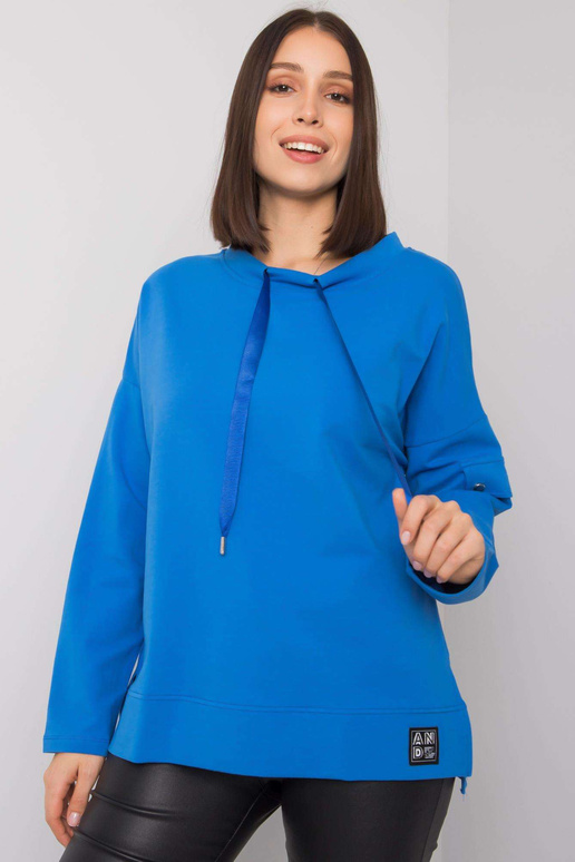 Modrá blůza velikosti plus s kapsou...