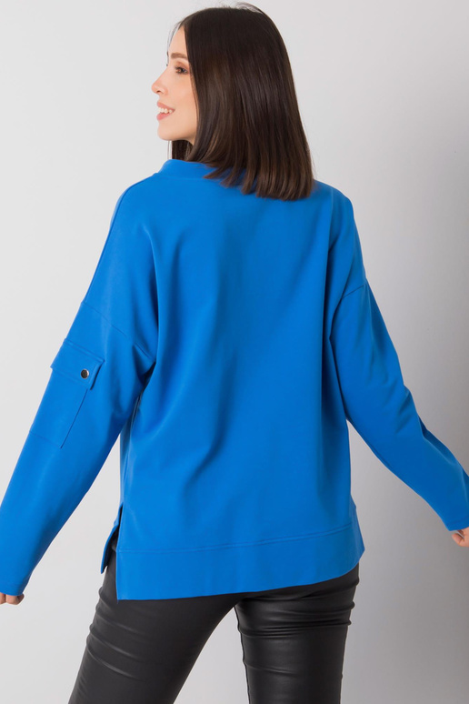 Modrá blůza velikosti plus s kapsou...