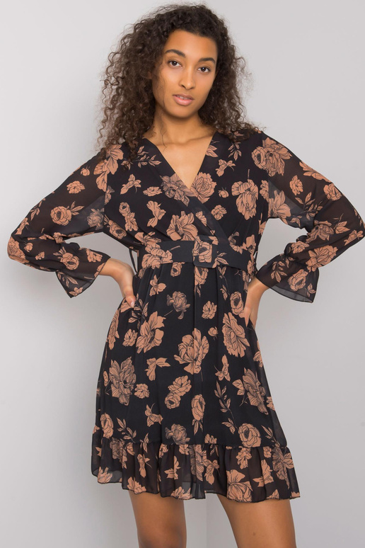 Černé a velbloudí šaty s volánem...