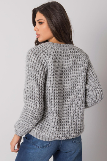 Šedý vlněný svetr...