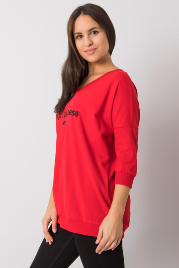 Červená mikina s nápisem...