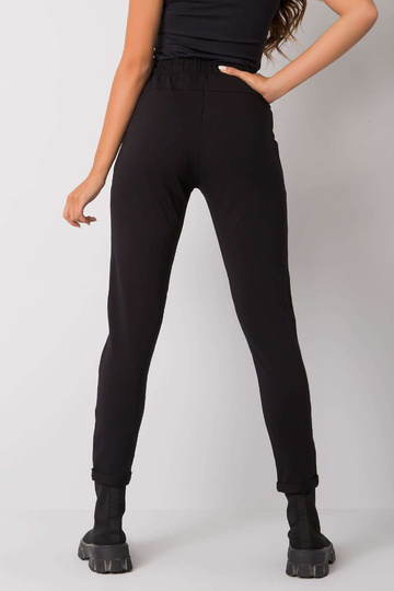 Černé tepláky s nápisy Haylee 2