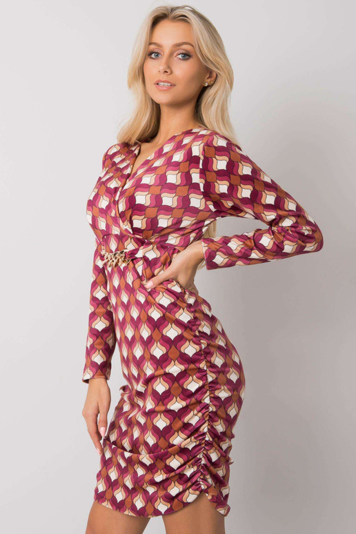 Špinavé růžové velurové šaty se vzory...