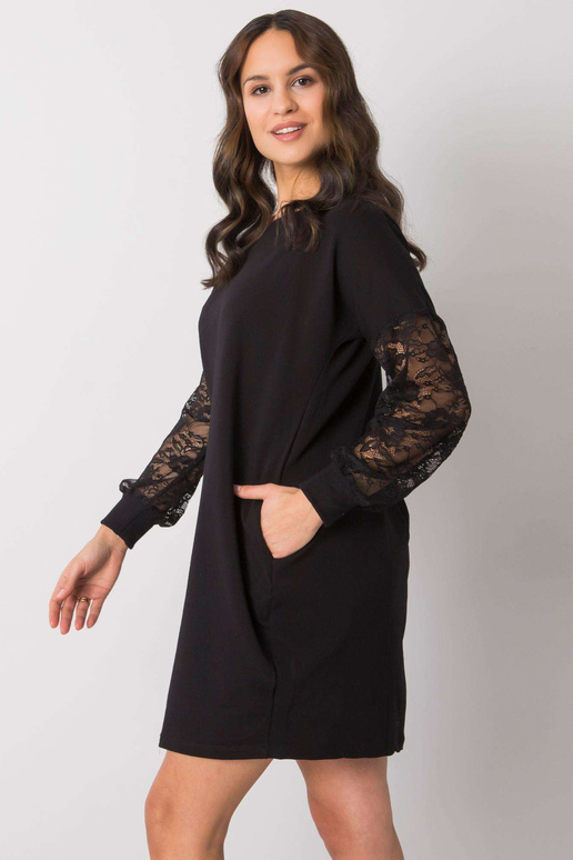 Černé šaty s krajkovými rukávy...