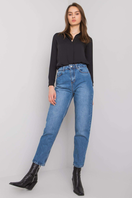 Modré džíny máma sluší Castletonovi