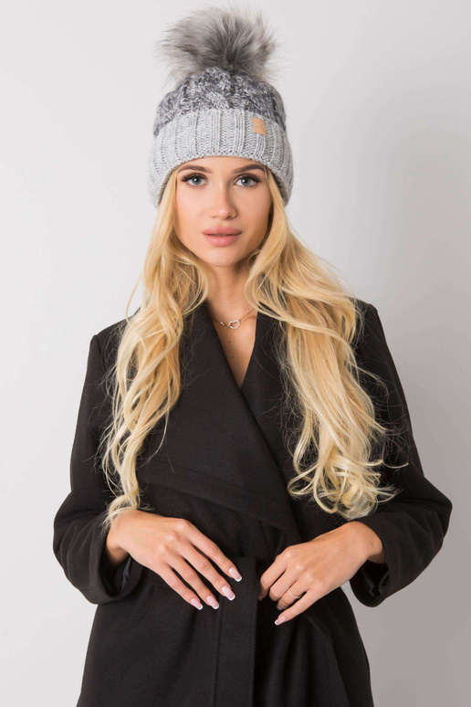 Šedá zimní čepice se střapcem Ally...