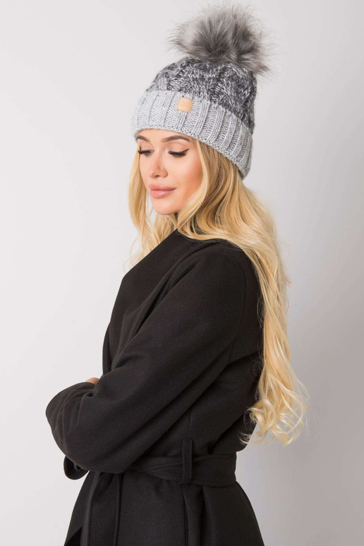 Šedá zimní čepice se střapcem Ally...