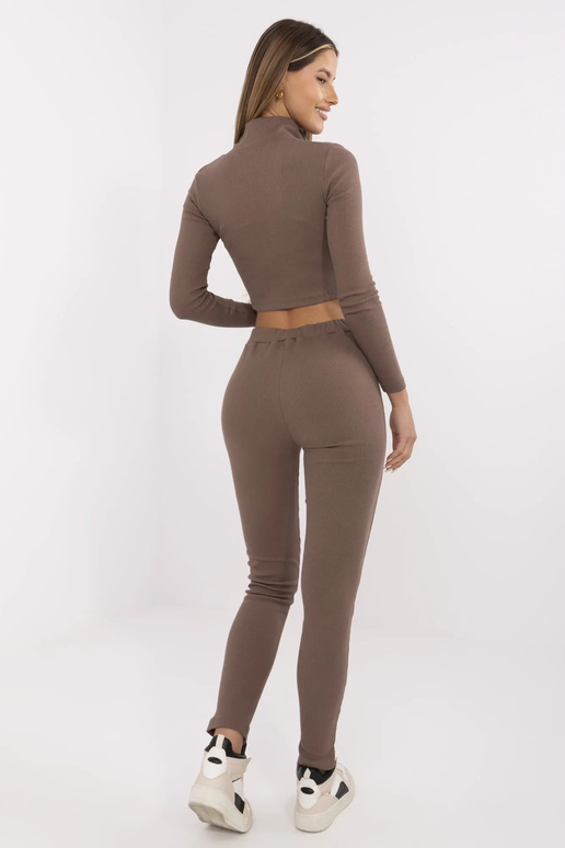 Hnědá dvoudílná žebrovaná souprava...