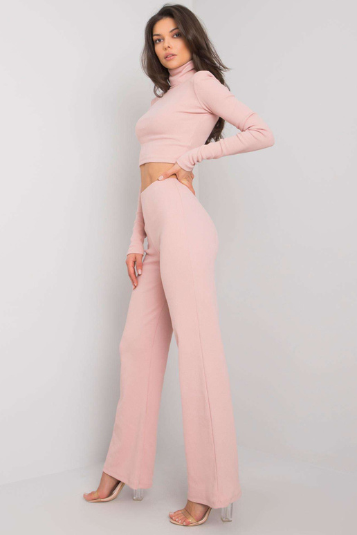 Špinavě růžový komplet s kalhotami... Špinavě růžový komplet s kalhotami...