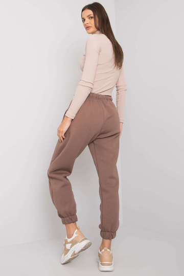 Hnědé bavlněné tepláky...