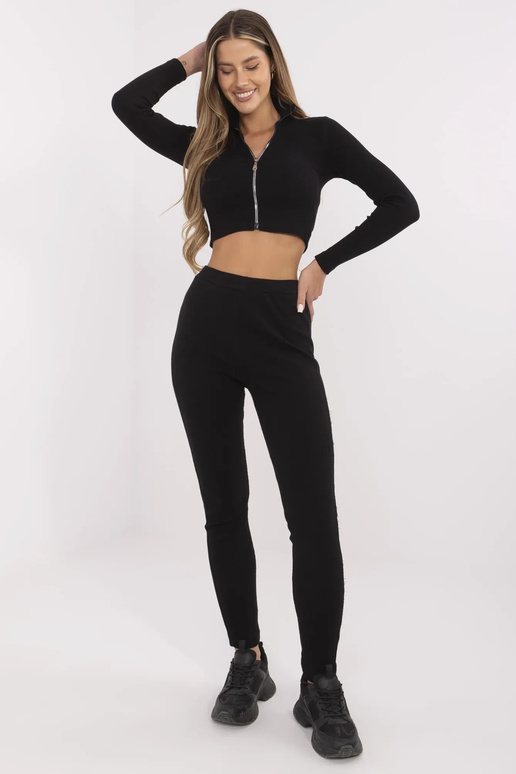 Černá dvoudílná žebrovaná souprava...