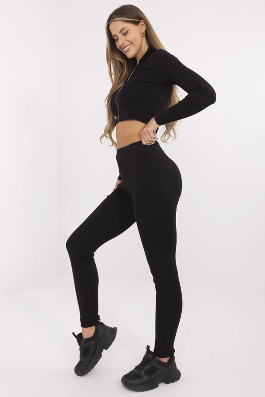 Černá dvoudílná žebrovaná souprava...