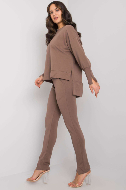 Hnědá dvoudílná dámská souprava...