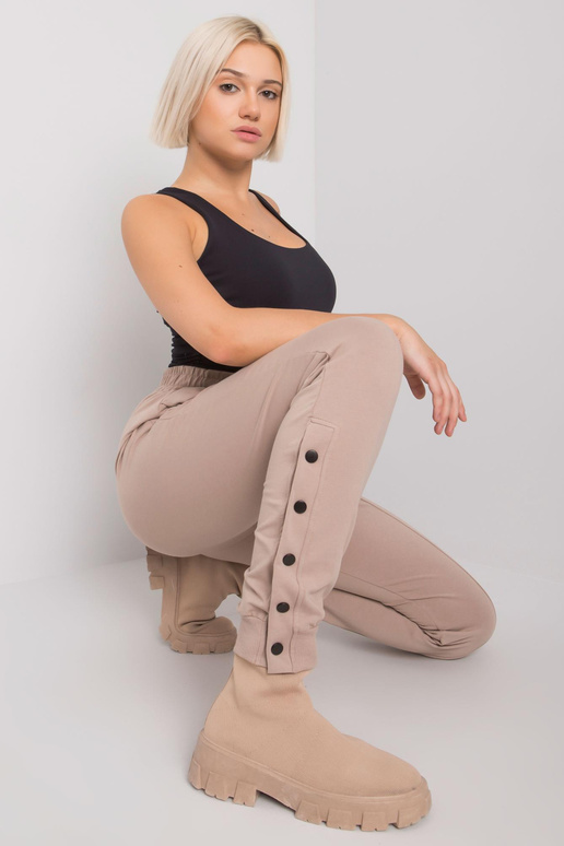 Tmavě béžové tepláky na knoflíky...