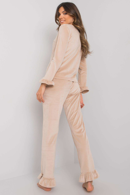 Béžové velurové pyžamo s kalhotami... Béžové velurové pyžamo s kalhotami...