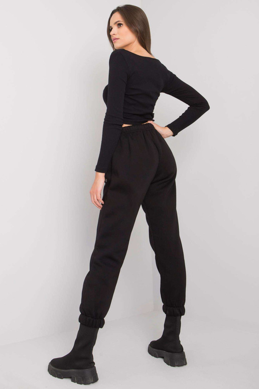 Černé tepláky s nápisem Lily