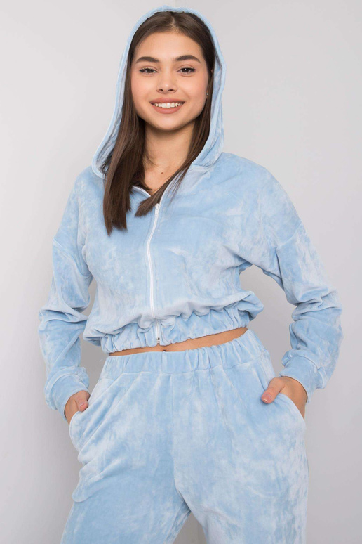 Světle modrá dvoudílná souprava s...