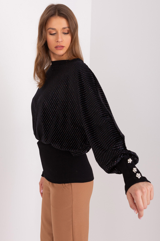 Černá halenka s ozdobnými knoflíky...