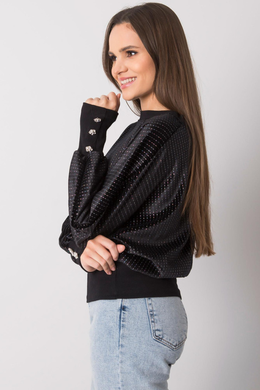 Černá halenka s ozdobnými knoflíky...