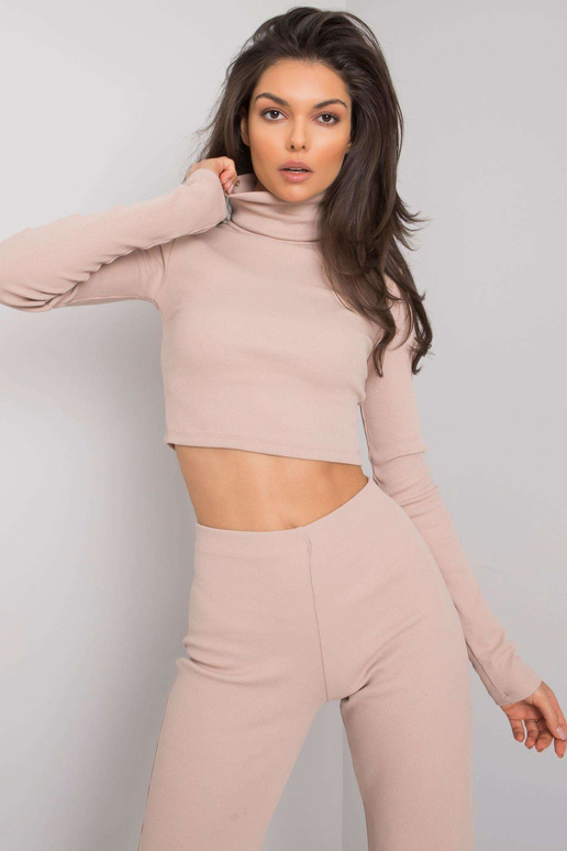 Světle béžový komplet s kalhotami... Světle béžový komplet s kalhotami...