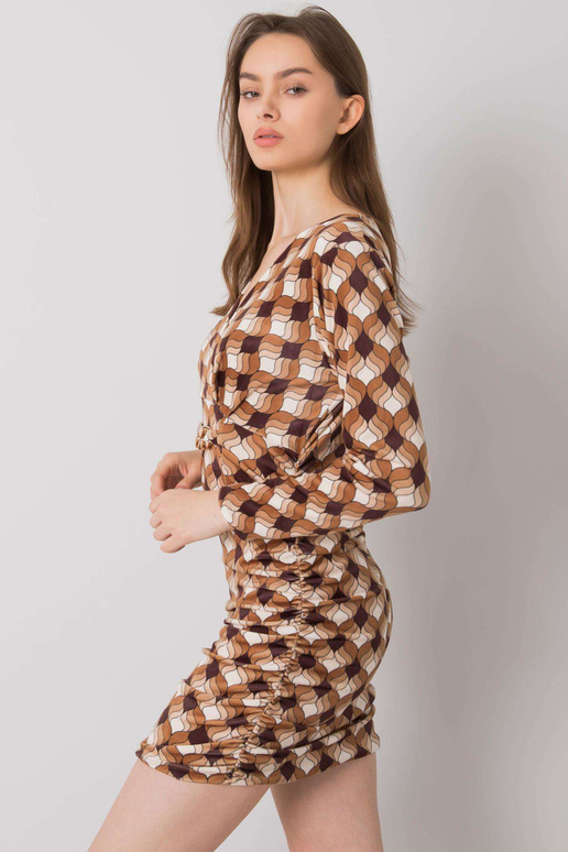 Hnědé velurové šaty se vzory Montilla