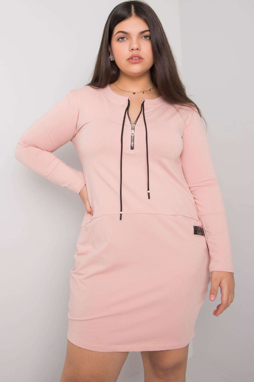 Špinavé růžové šaty velikosti plus s...