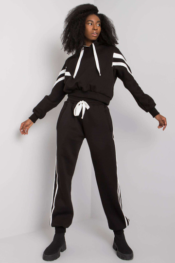 Černý ležérní set s pruhy...