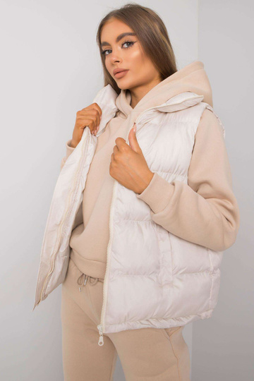 Světle béžová souprava s... 2