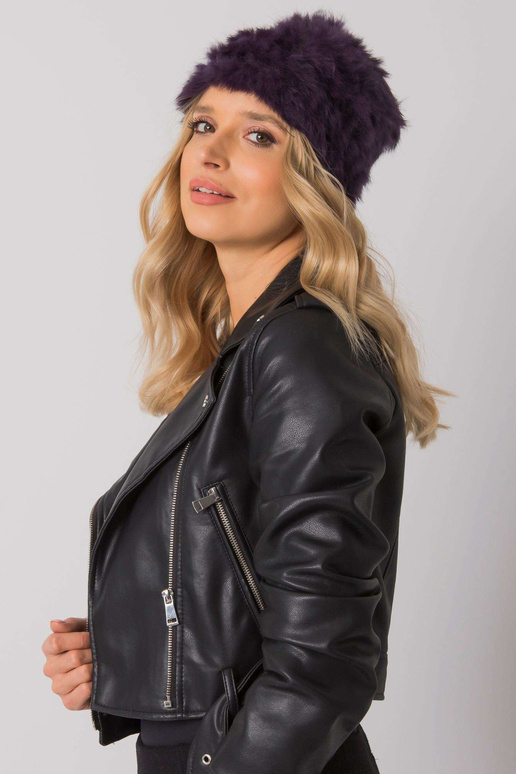 Fialová kožešinová čepice