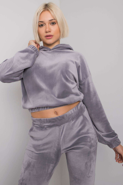 Šedá dvoudílná souprava s velurem...