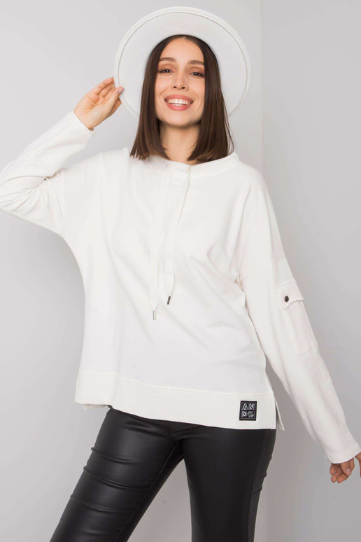 Ecru halenka plus velikosti s kapsou...