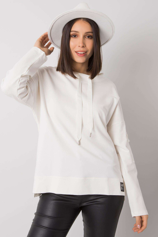 Ecru halenka plus velikosti s kapsou...