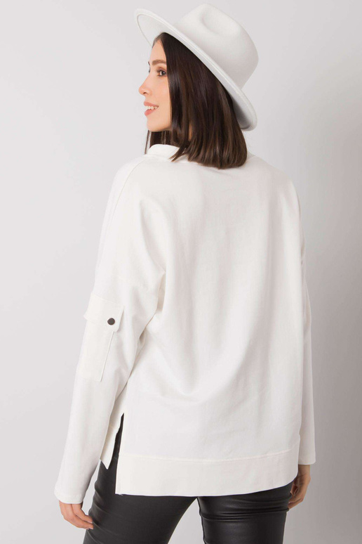 Ecru halenka plus velikosti s kapsou...