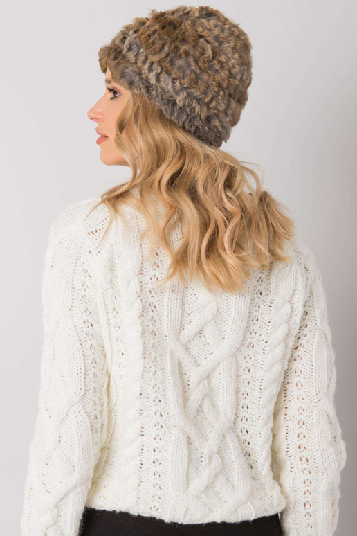 Béžová a šedá kožešinová čepice