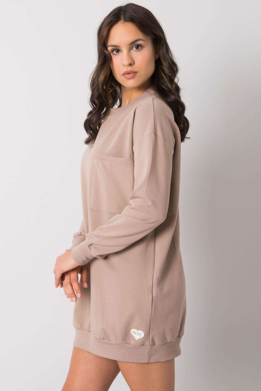 Tmavě béžové šaty s kapsičkou Hanely...