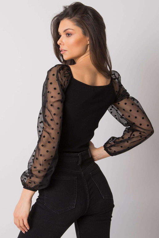 Černá halenka s ozdobnými rukávy...