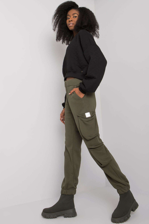 Khaki dámské tepláky s kapsami Mila...