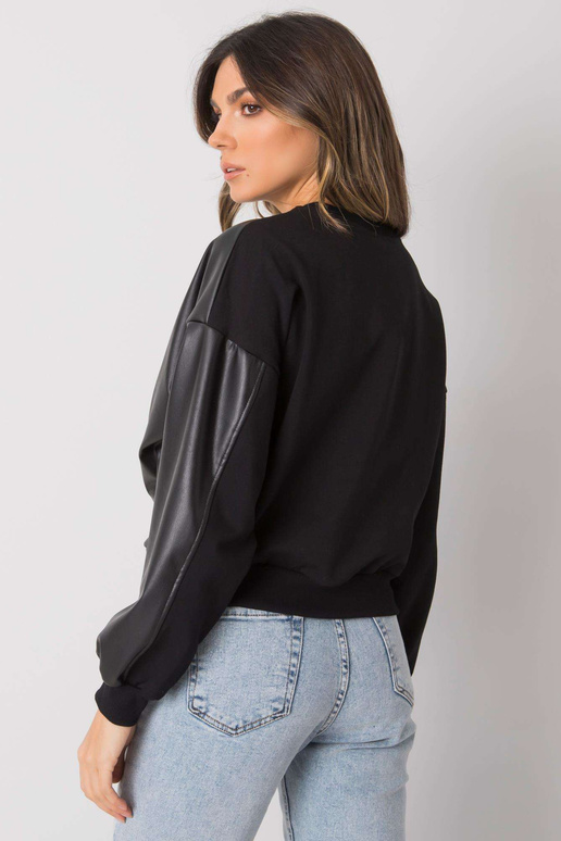 Černá mikina s vsadkou z ekokůže...