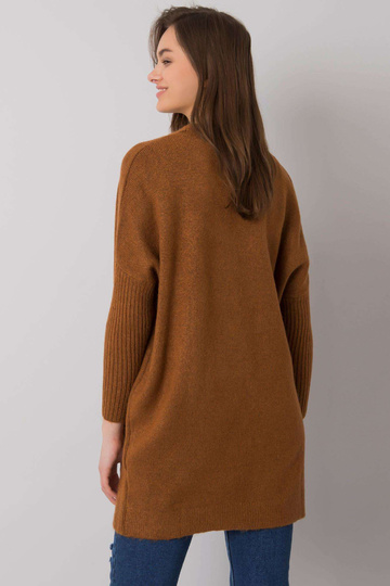 Světle hnědý svetr s...