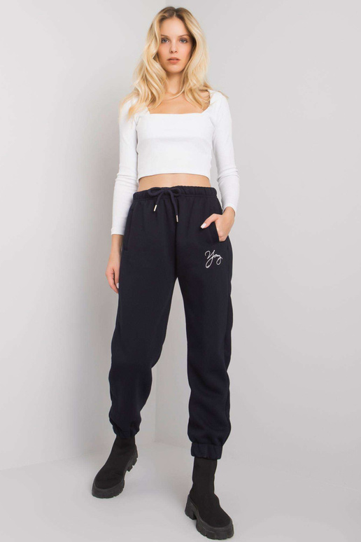 Tmavě modré tepláky s nápisem Lily