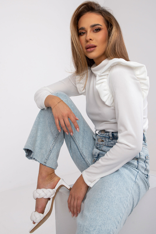 Bílá velurová halenka Eugenie s volány