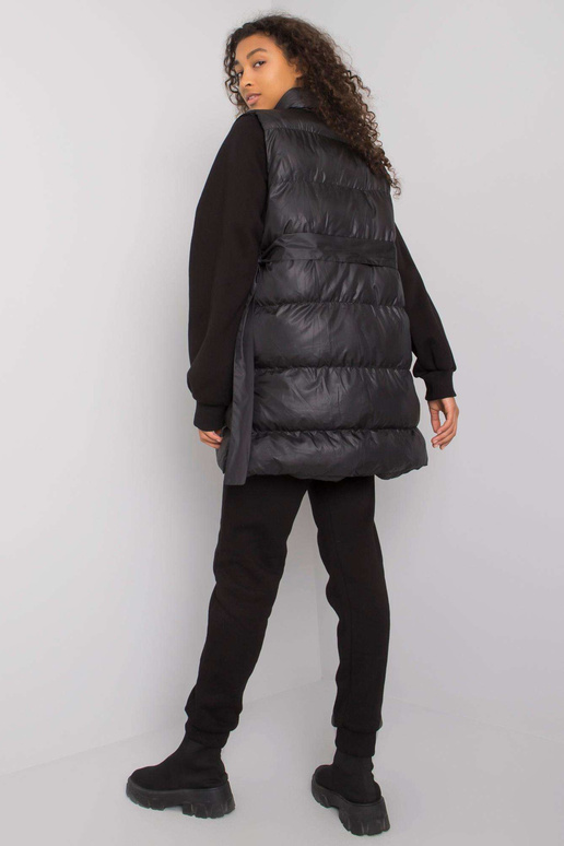 Černá třídílná souprava s vestou...