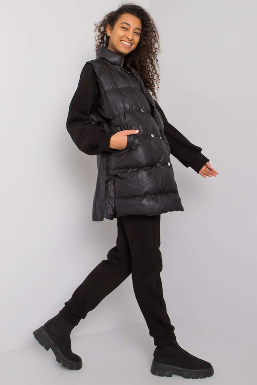 Černá třídílná souprava s vestou...