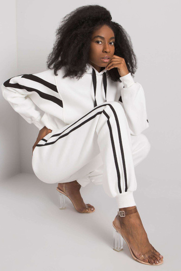 Bílý ležérní set s pruhy Stacy 2