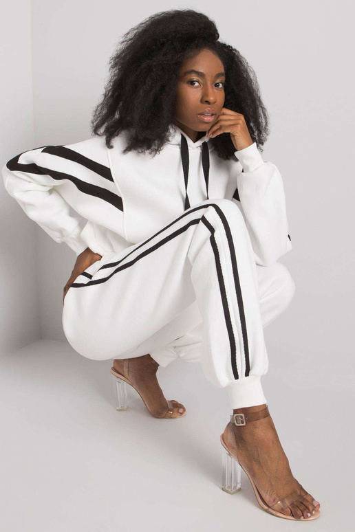 Bílý ležérní set s pruhy Stacy